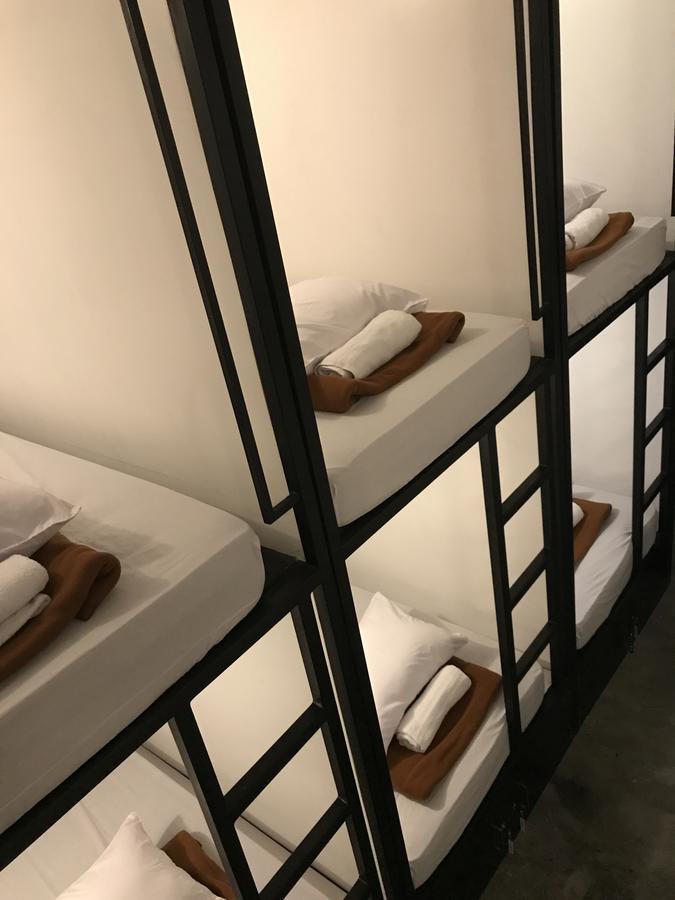 Nine Dollar Hostel Легиан Экстерьер фото