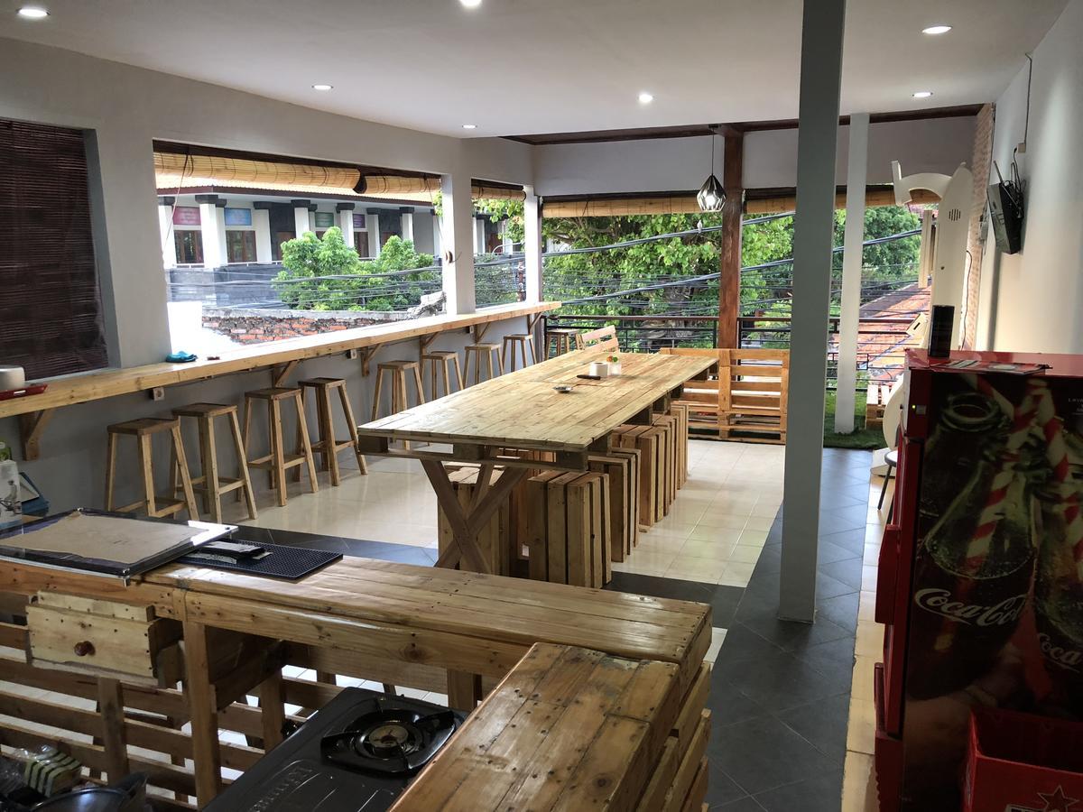 Nine Dollar Hostel Легиан Экстерьер фото